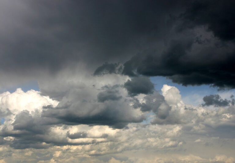 Bouřkové mraky - obloha - klimatické změny