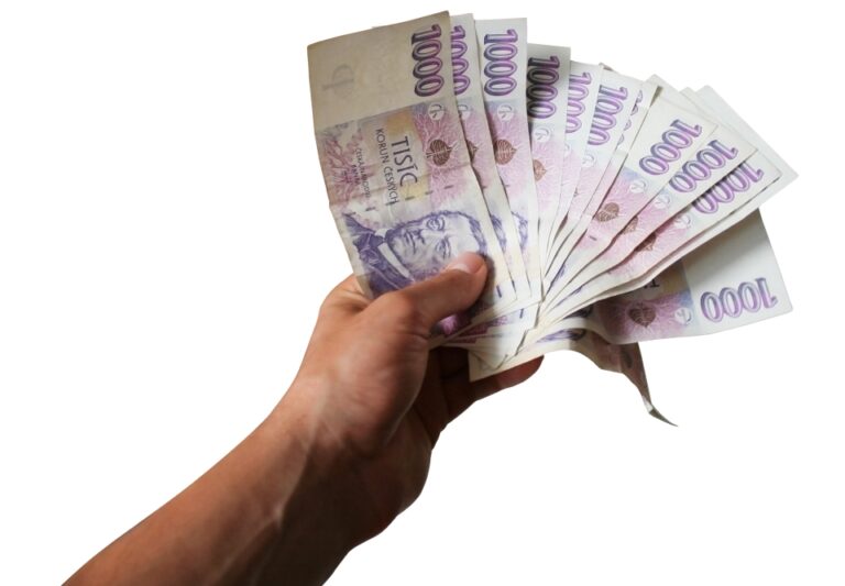 Peníze v ruce - česká koruna - 1000 Kč - koruny - bankovky - měnové zajištění