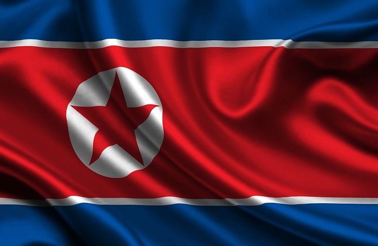 Vlajka KLDR - Severní Korea hrozí