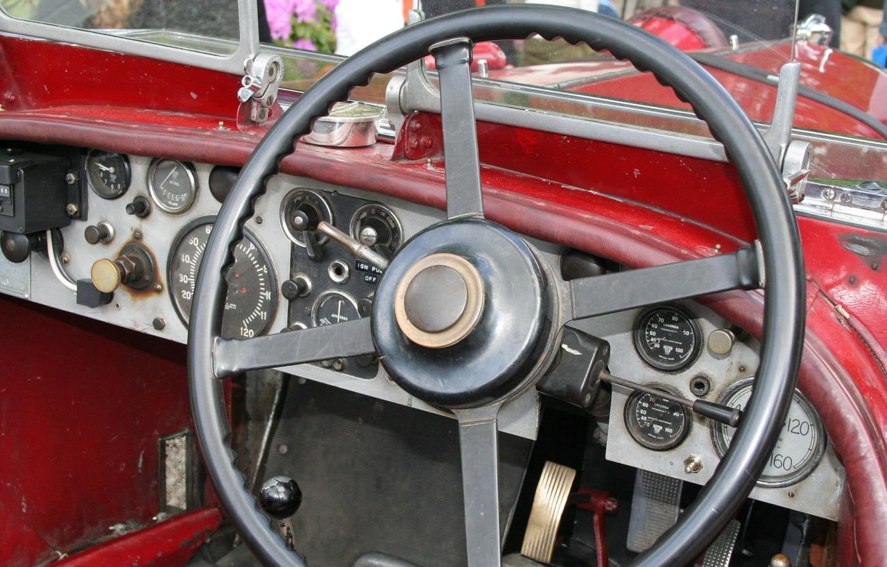 Volant - řízení - automobil - veterán - veteráni