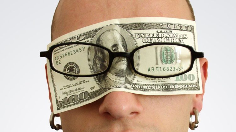 Peníze - brýle - slepota - finanční plán